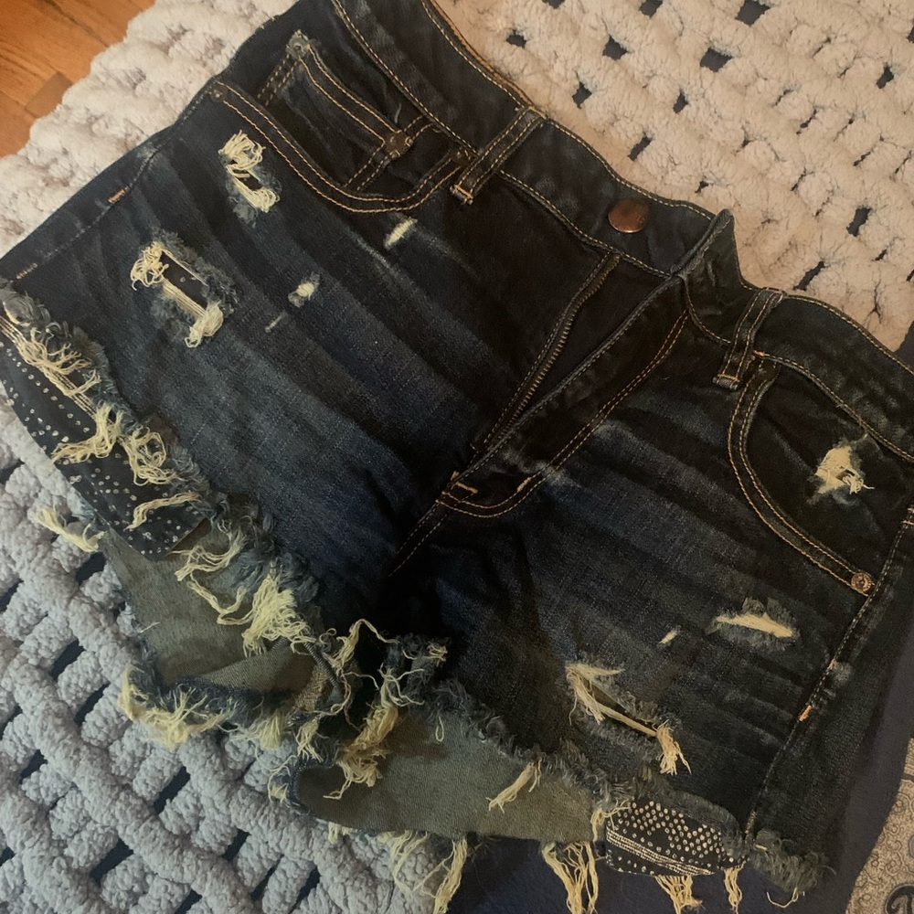 American Eagle distressed shorts with pocket detailing